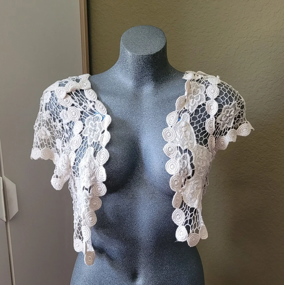 Cream Lace Crochet Shrug One Size - Picture 2 of 9